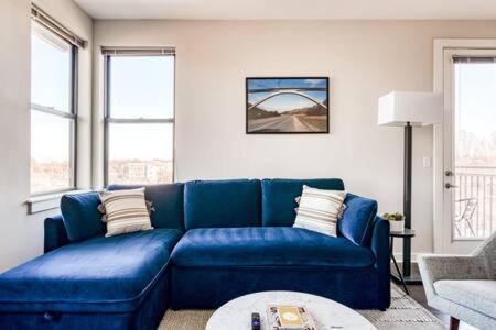 Music Row Apartment | TWO CozySuites Bold Music Row Condos in Nashville