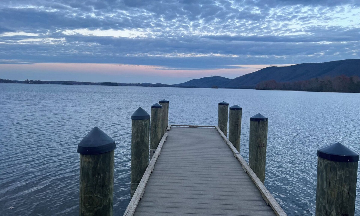 Penhook House | Unique 3-bedroom Lakeview Treehouse minutes from Smith Mountain Lake