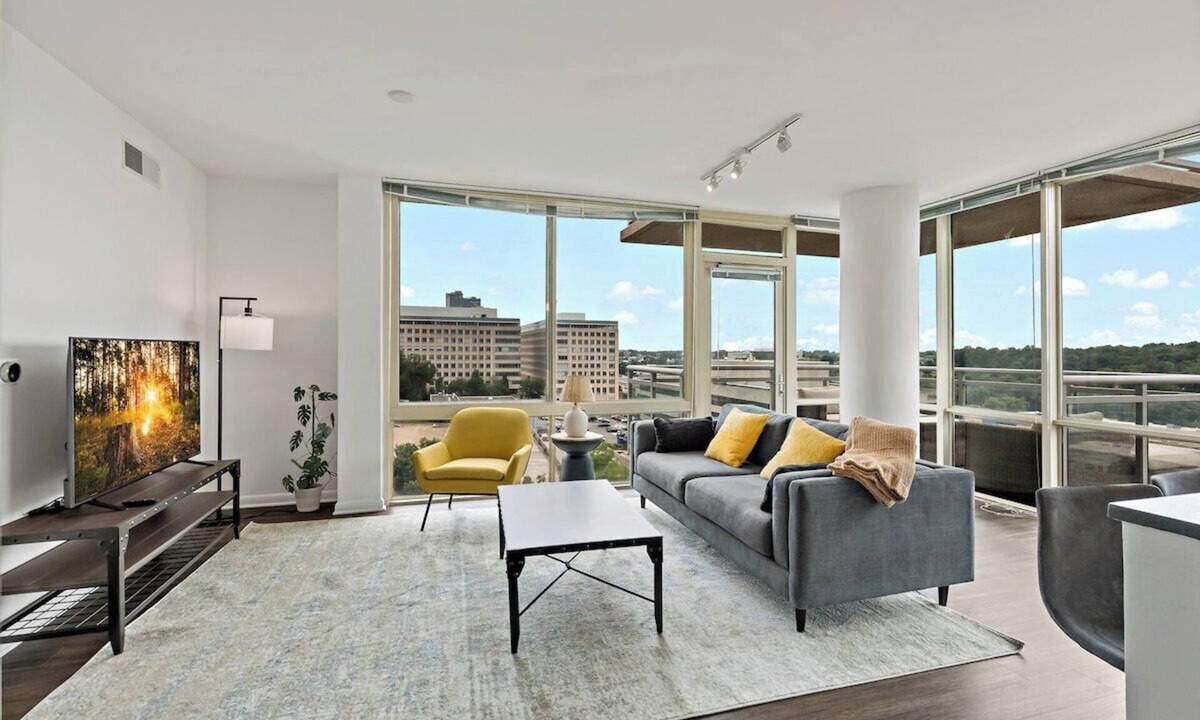 Tysons Apartment | Unique Collection | Luxury | Balcony| Rooftop Pool