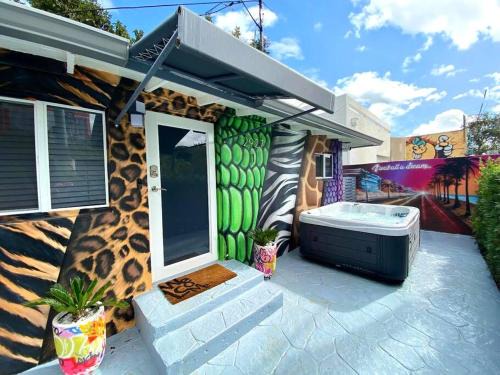 Wynwood Art District House | Unique Miami Art Escape w/HotTub, Arcade & Murals