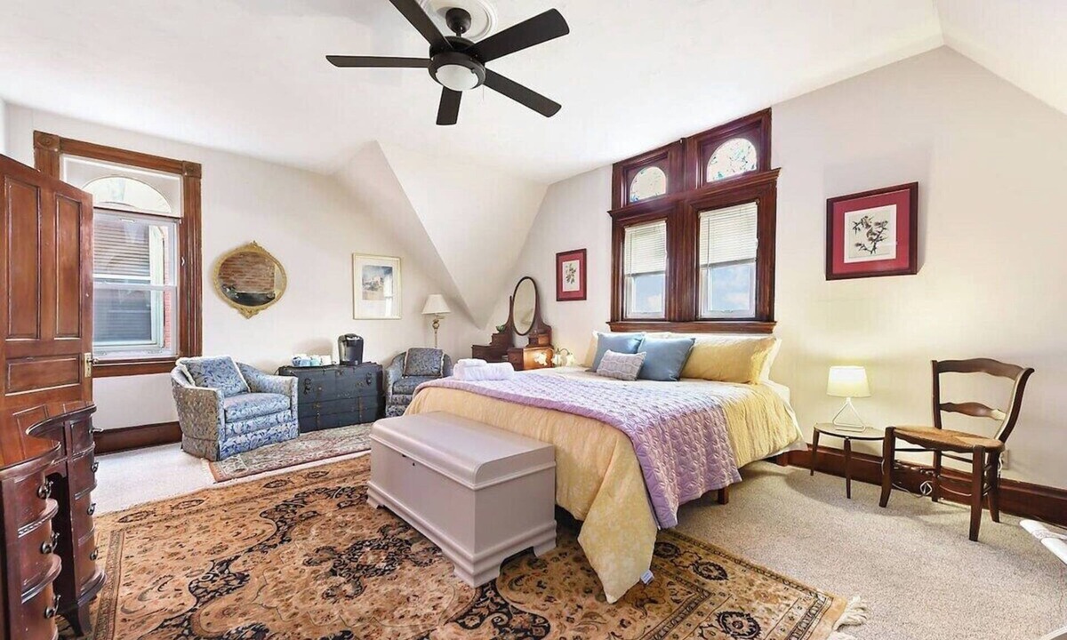 Pittsburgh House | Unique- Spacious- Highland Park-2 king- Quiet - BBQ- Free Street Parking
