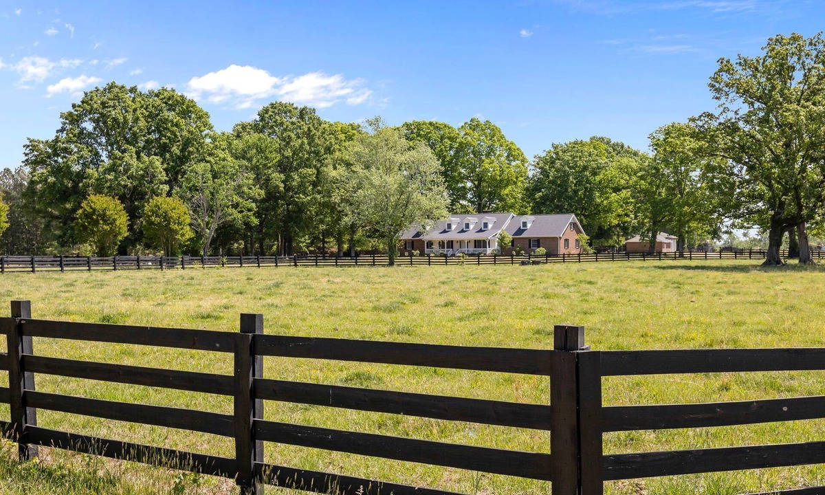 Henderson House | Updated Farmhouse Retreat Near Kerr Lake