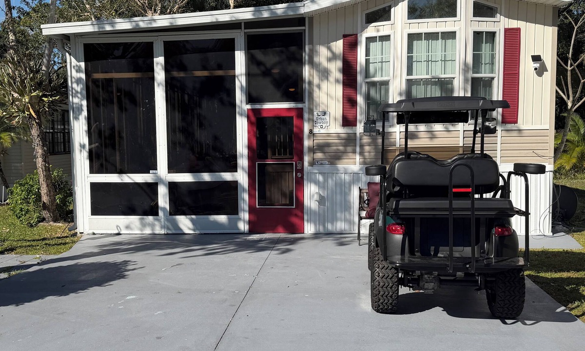 River Ranch House | Updated River Ranch Cabin + Golf Cart