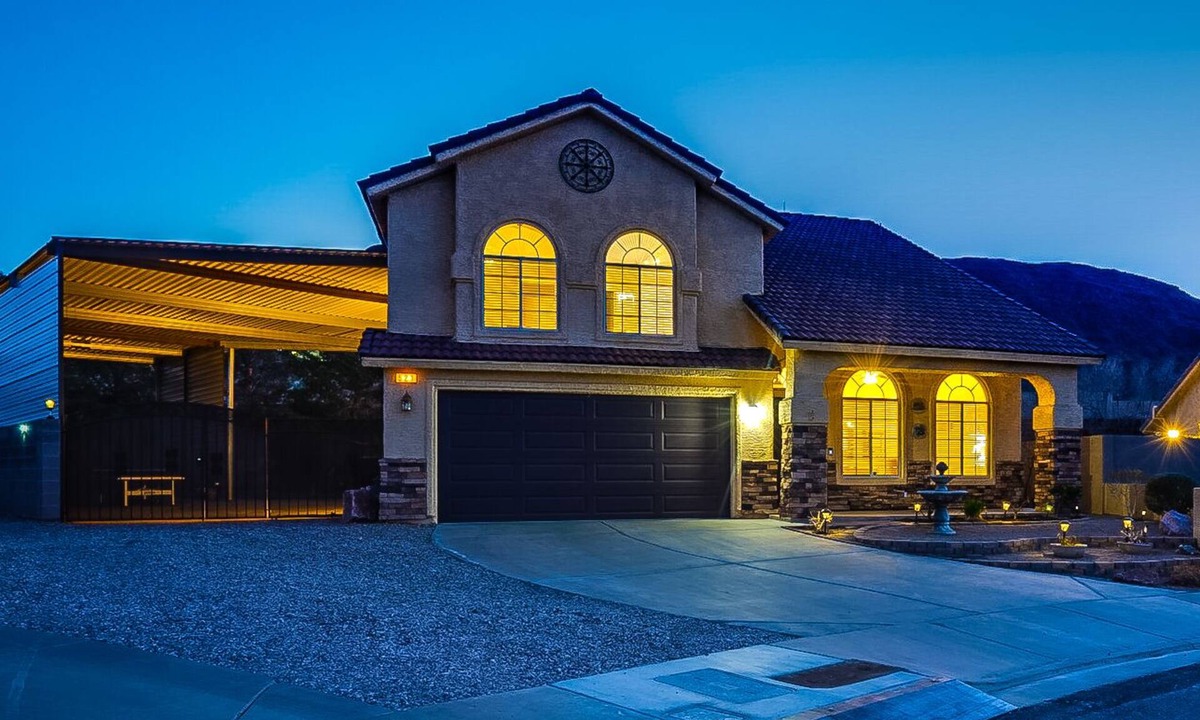 Black Mountain House | Upscale 4 BR Home with RV parking