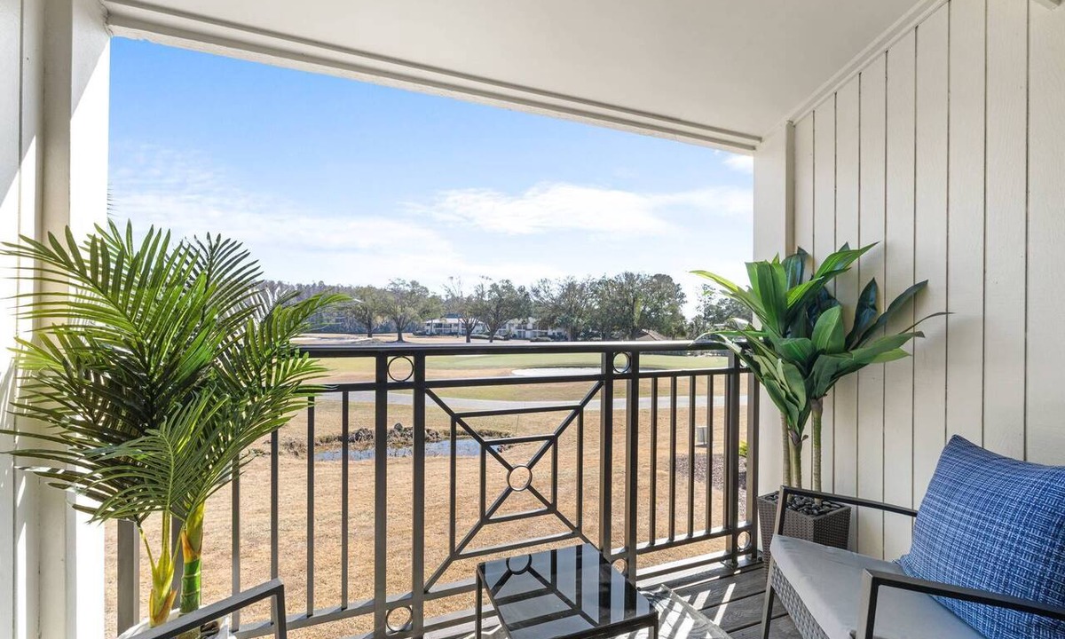 Wesley Chapel Condo | Upscale Golf Retreat | Fairway Views & Optional Resort Amenities | Saddlebrook