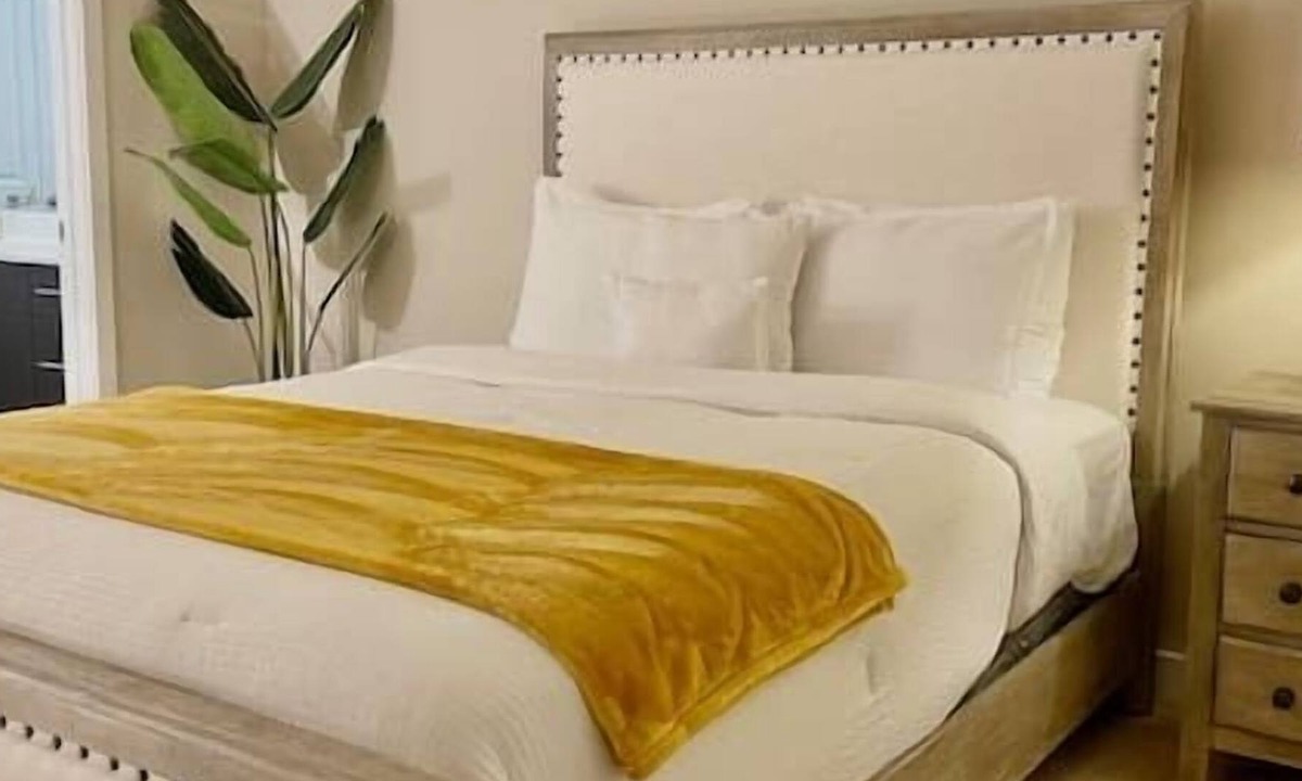 McLean Condo | Upscale Luxury | Tysons | Balcony | Prime Location