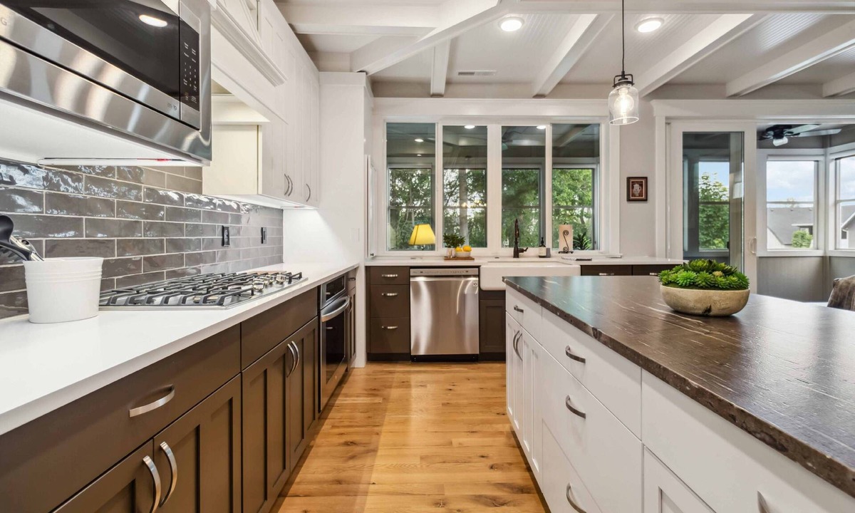 Eagle House | Upscale Parkside Retreat | High-End Kitchen | Office | 2 Bikes | Screened Porch | 2-Car Garage