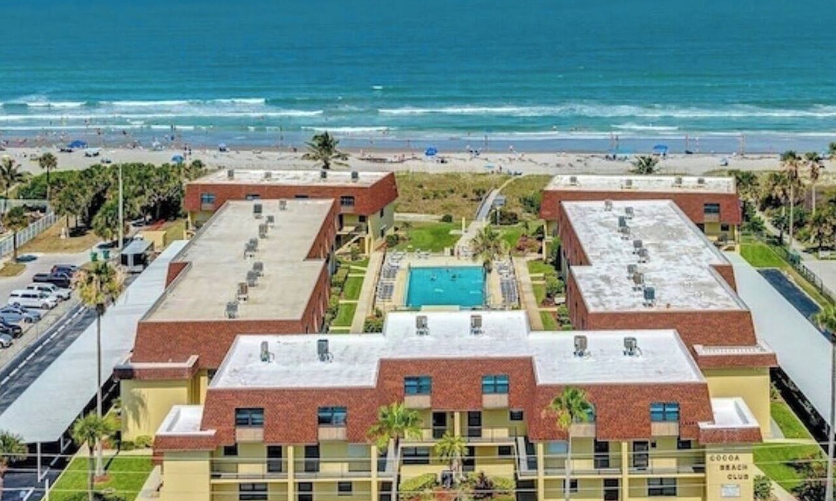 Avon By The Sea Condo | Upscale Unit with 2 King Beds-One Level-Pool Front- Steps to Beach & Pier!