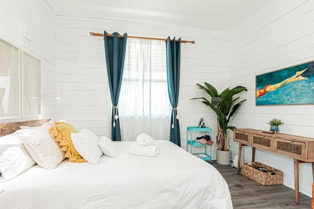 Naples Park House | Vanderbilt Beach Studio