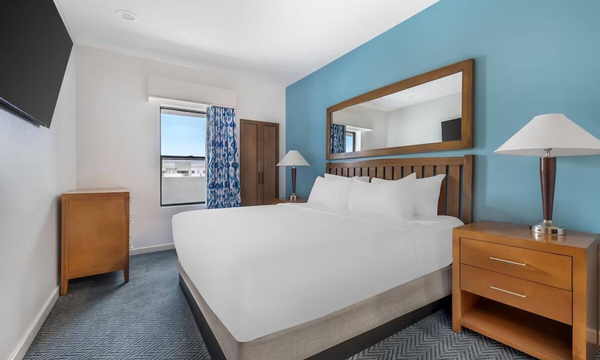 Enterprise Hotel | Vegas Getaway With Resort Pool Near Allegiant Stadium