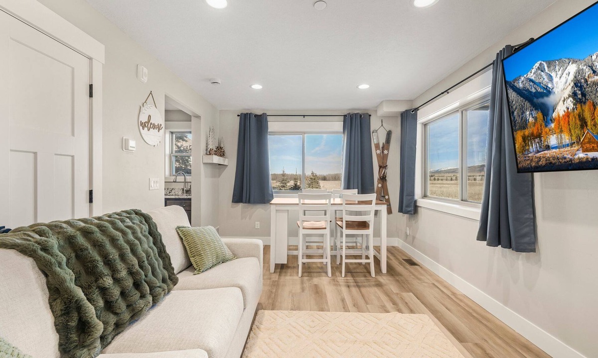 The Ponds Condo | VICTOR HEADWALL: Condo Trails Skiing Snowmobiling Teton Mtns Grand Targhee