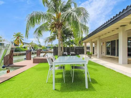 Northeast Miami Villa | Villa Luxe Mirage