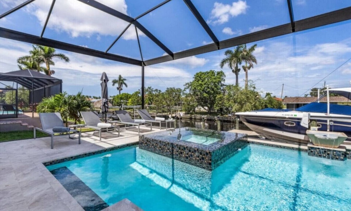 Yacht Club Villa | Villa No.1 | Luxury Waterfront Estate Heated Pool & Spa Private Dock South Cape Coral