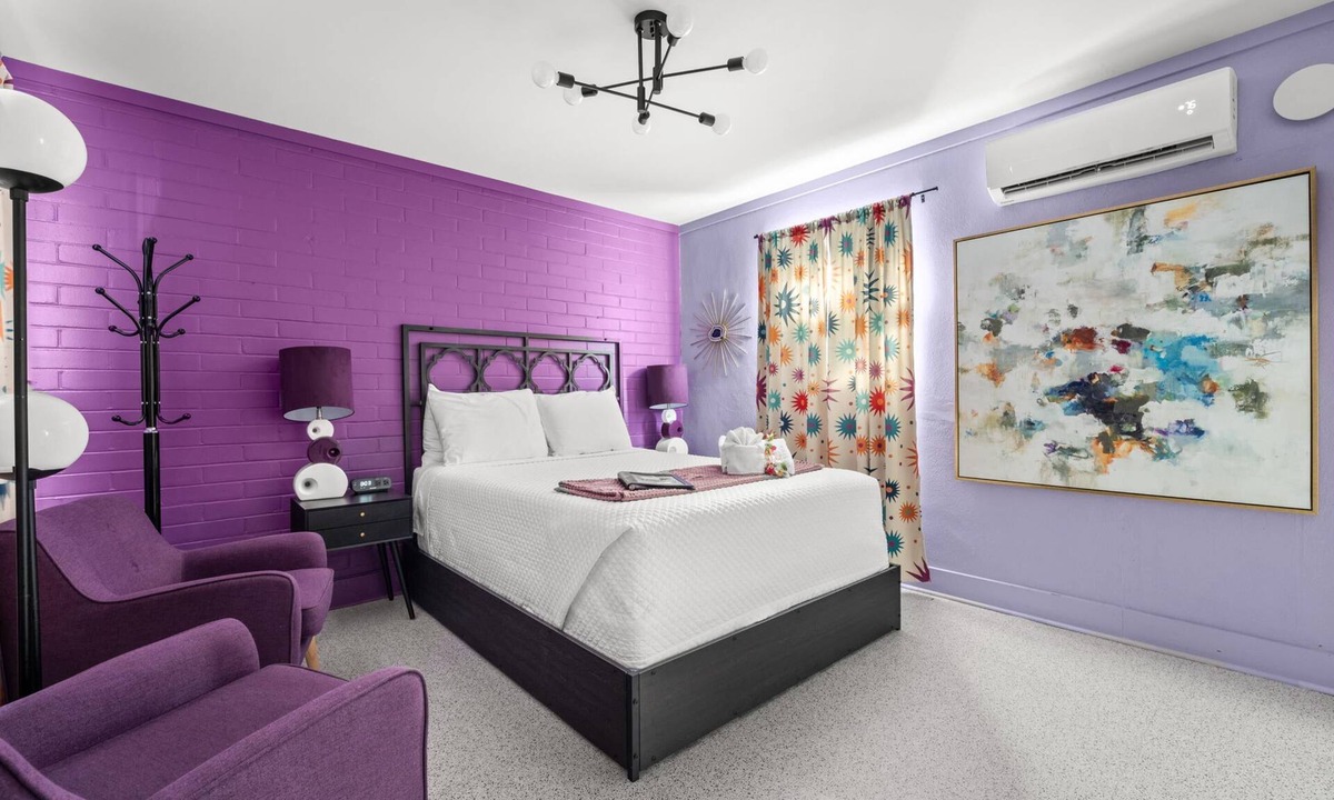 Port St. Joe Hotel | Violet Valentino | Purple Boutique Retreat
