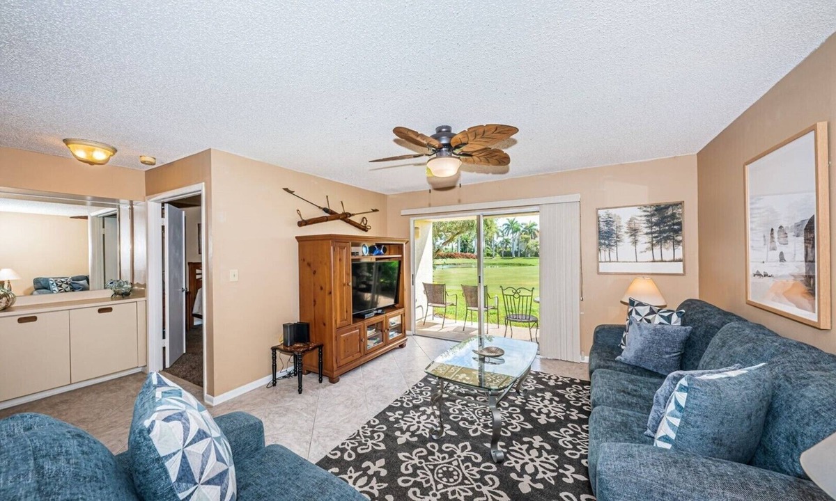 St. Petersburg Condo | Vista Verde W 'TropiCool'.Enjoy & Escape