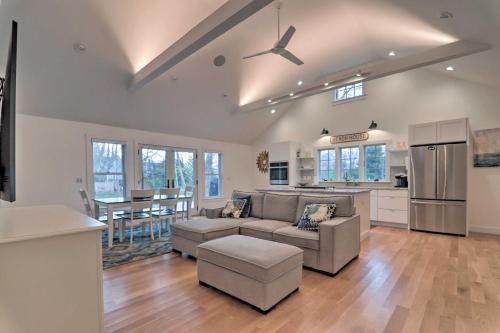 Brewster House | Walk to Beach! Cape Cod Cottage w/Fire Pit