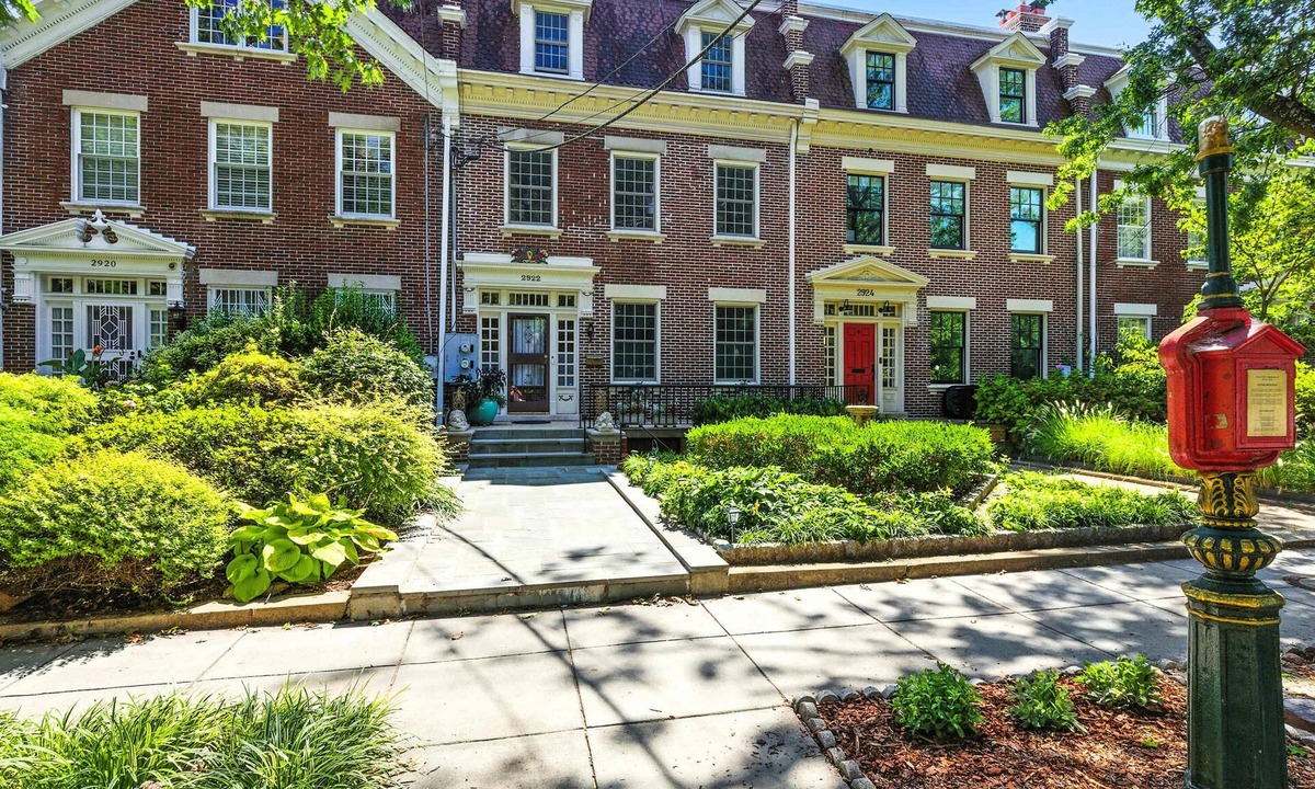 Northwest Apartment | Walk to METRO, Quiet 1BR, Near Rock Creek Park
