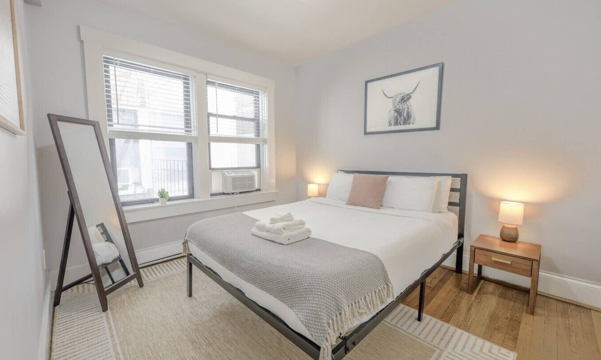 Downtown Boston Apartment | Warr15-1/1 · Comfy 1br, Minutes to Boston Common, 99 Walk score