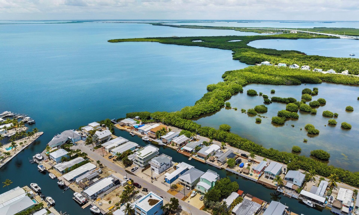 Sexton Cove Estates House | Water front 2-bedroom home in Key Largo with AC, WiFi