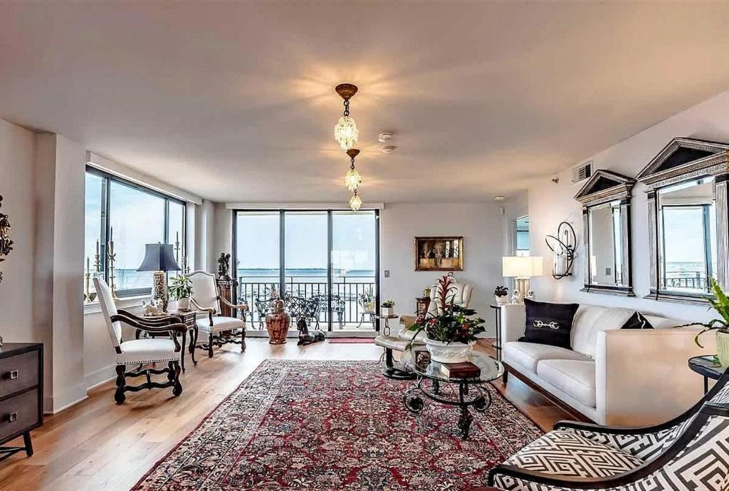 Downtown Apartment | Waterfront 2BR Condo with Panoramic Bay Views