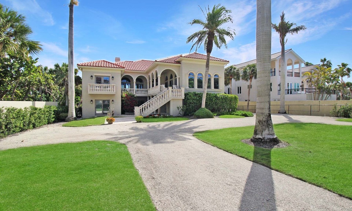 Nokomis House | Waterfront Neo Mediterranean Home On Casey Key - Tidewater Manor