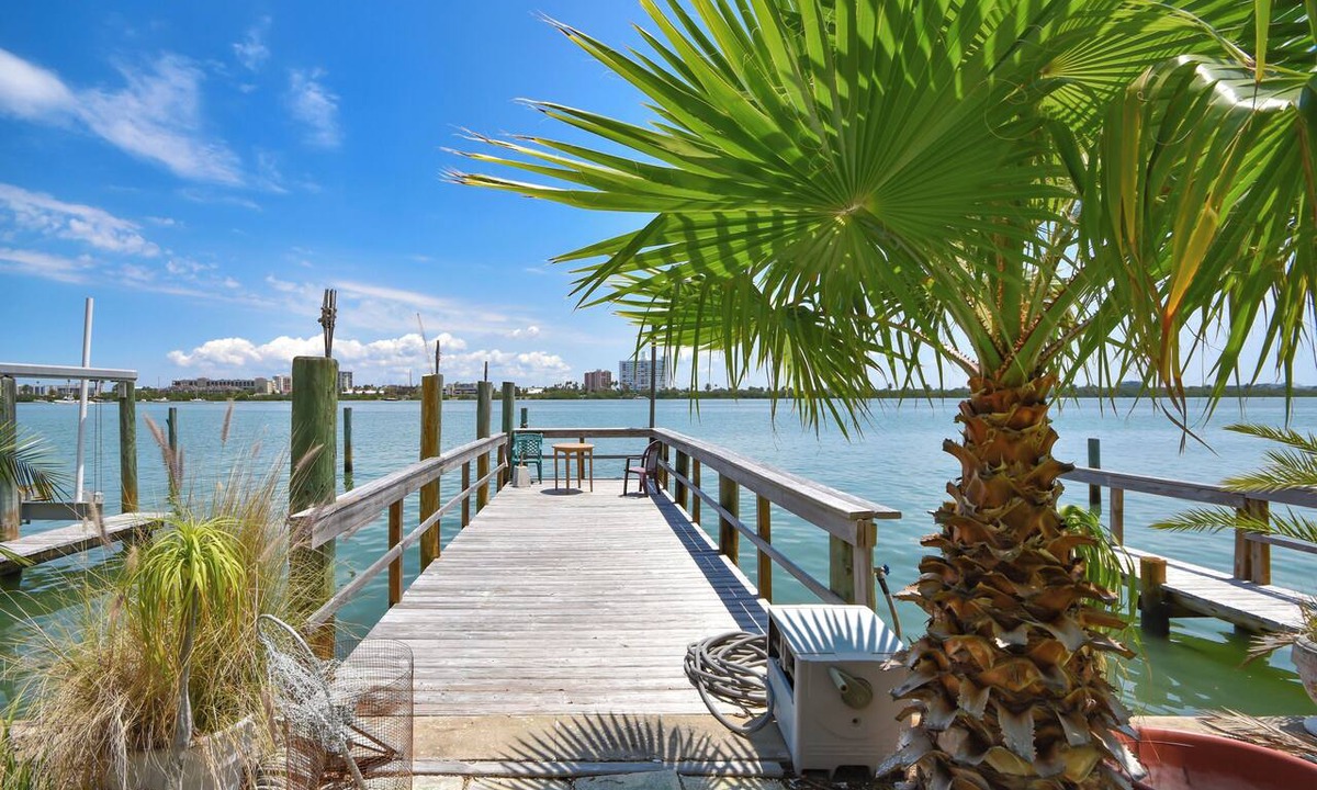 Clearwater Beach Apartment | 🌴 Waterfront Retreat @ Bay Watch | Dock Dolphin Sightings Quiet Setting ➠ BW 6