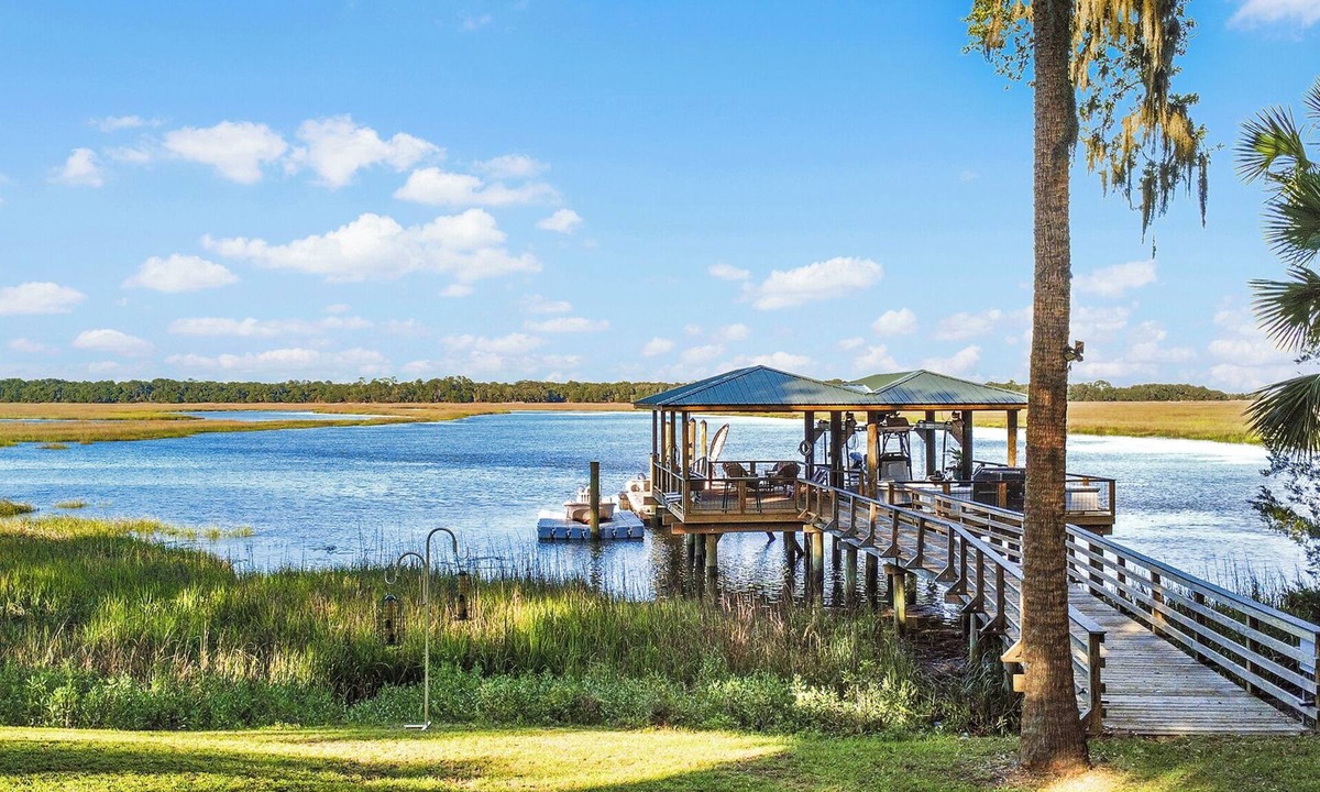 Valona House | Waterfront Retreat on 2 Acres- Dock Access + Sunrise Views + Guest Suites