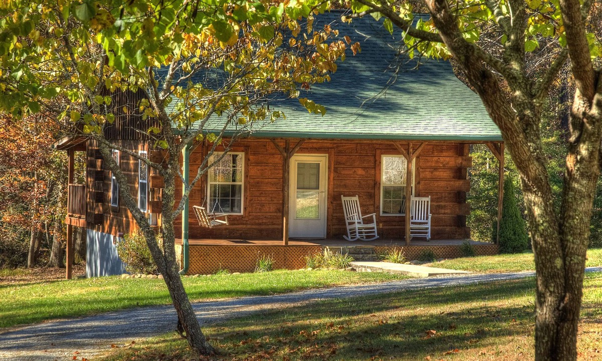 Spencer Cabin | Weekend hiking trips at Fall Creek Falls & surrounding State Parks.