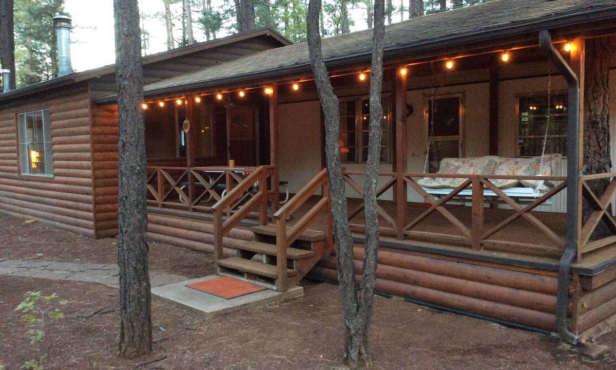 Pinetop-Lakeside House | Welcome to Grandma’s house! 2 bedroom plus pullout. Sleeps six adults.