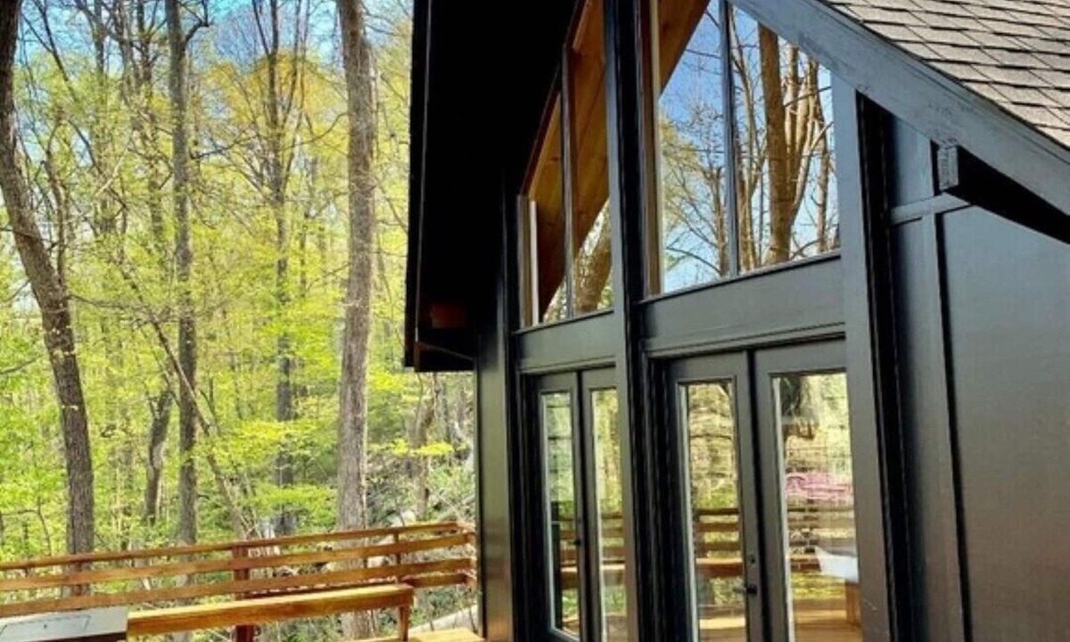 Front Royal Cabin | Whiskey Hill Cabin a mountain escape in Virginia wine country
