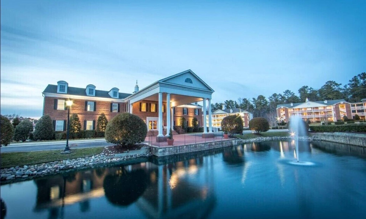 Stonehouse Resort | Williamsburg Virginia Charming 2-bedroom Villa Resort -an IHG Holiday Inn Resort