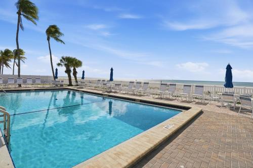 Fort Myers Beach Hotel | Windward Passage