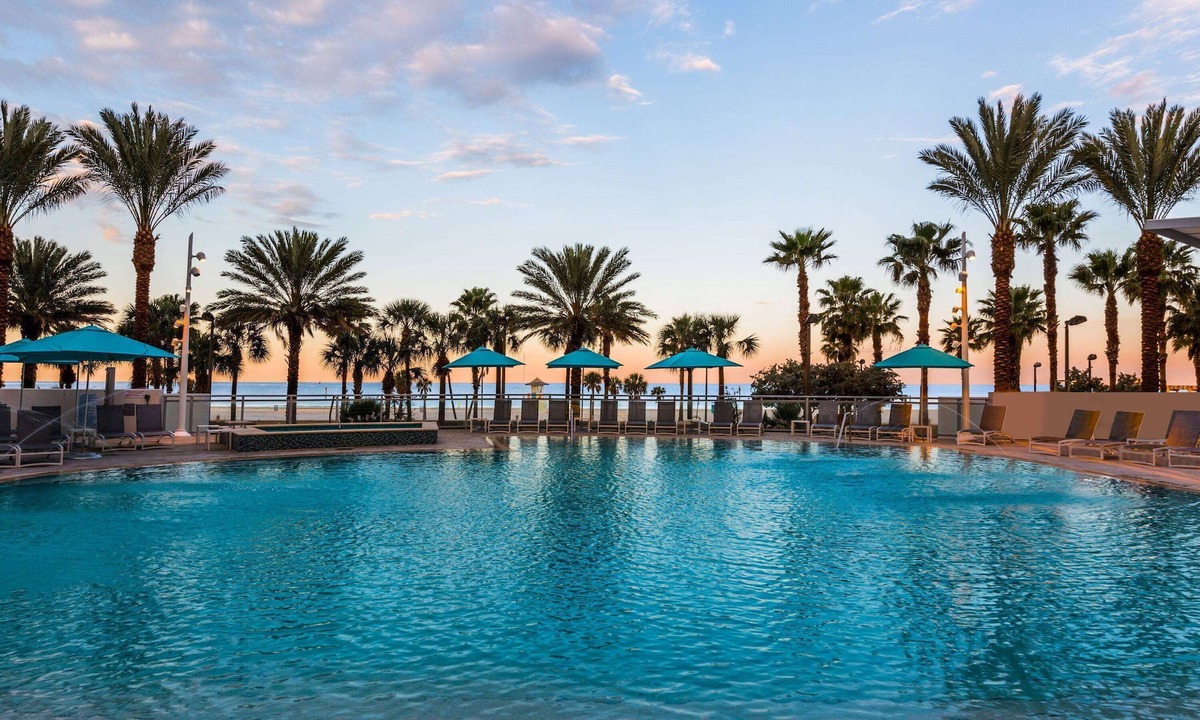 Clearwater Beach Hotel | Wyndham Grand Clearwater Beach