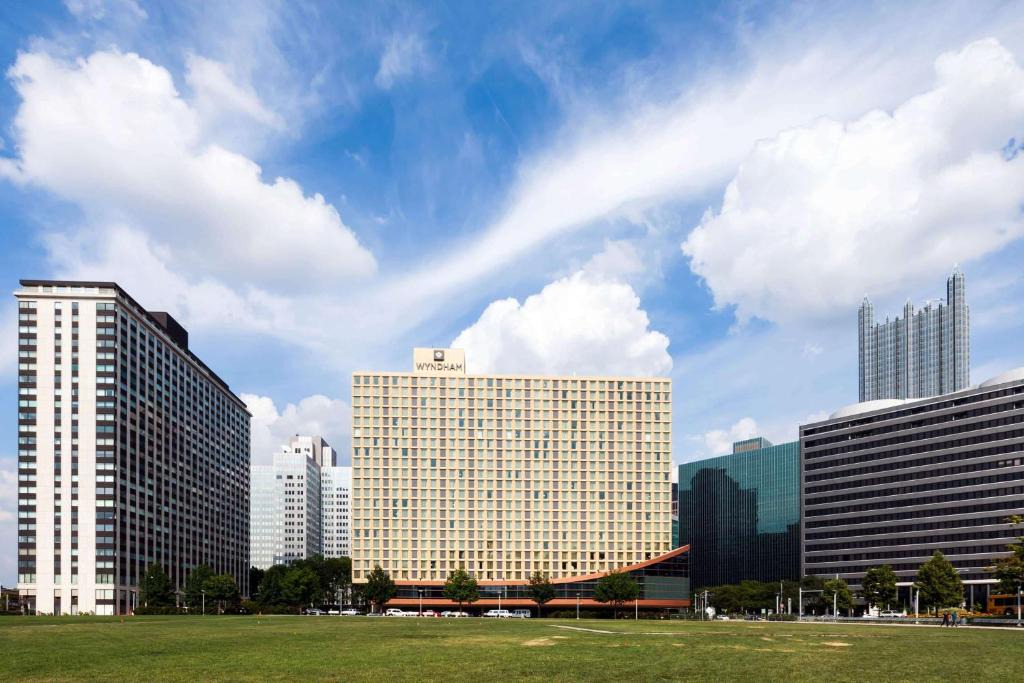 Downtown Pittsburgh Hotel | Wyndham Grand Pittsburgh