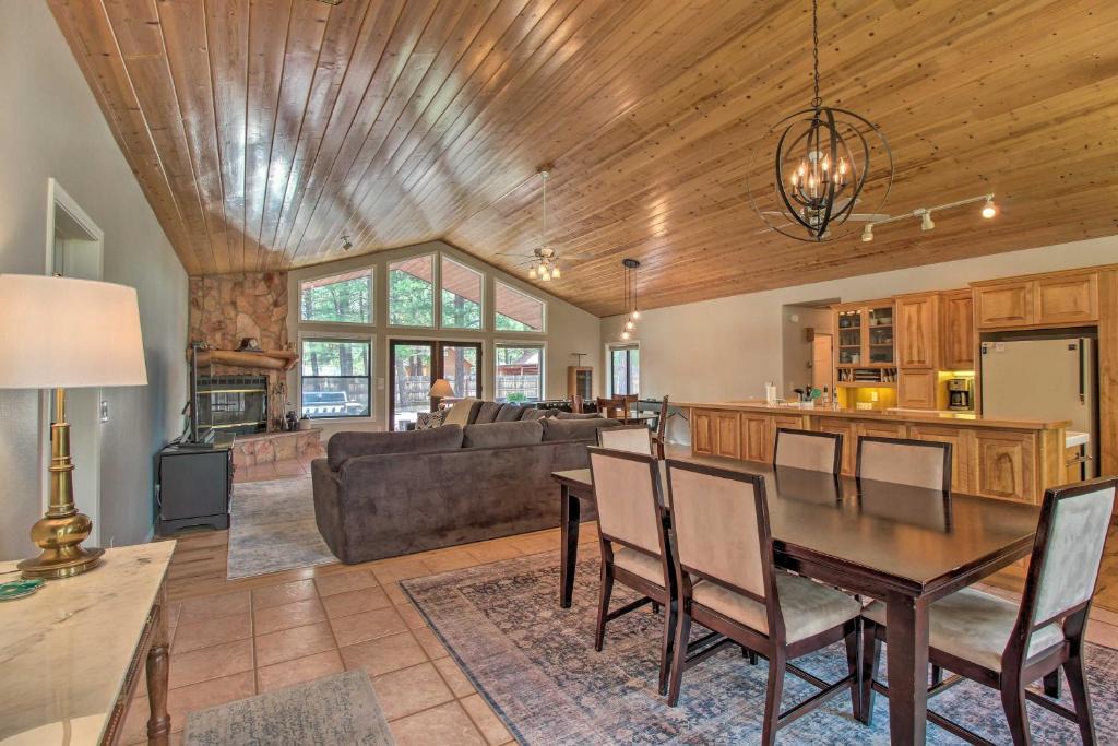 Mountain Pine Estates House | Yard, Grill & Games: Spacious Cabin in Lakeside!