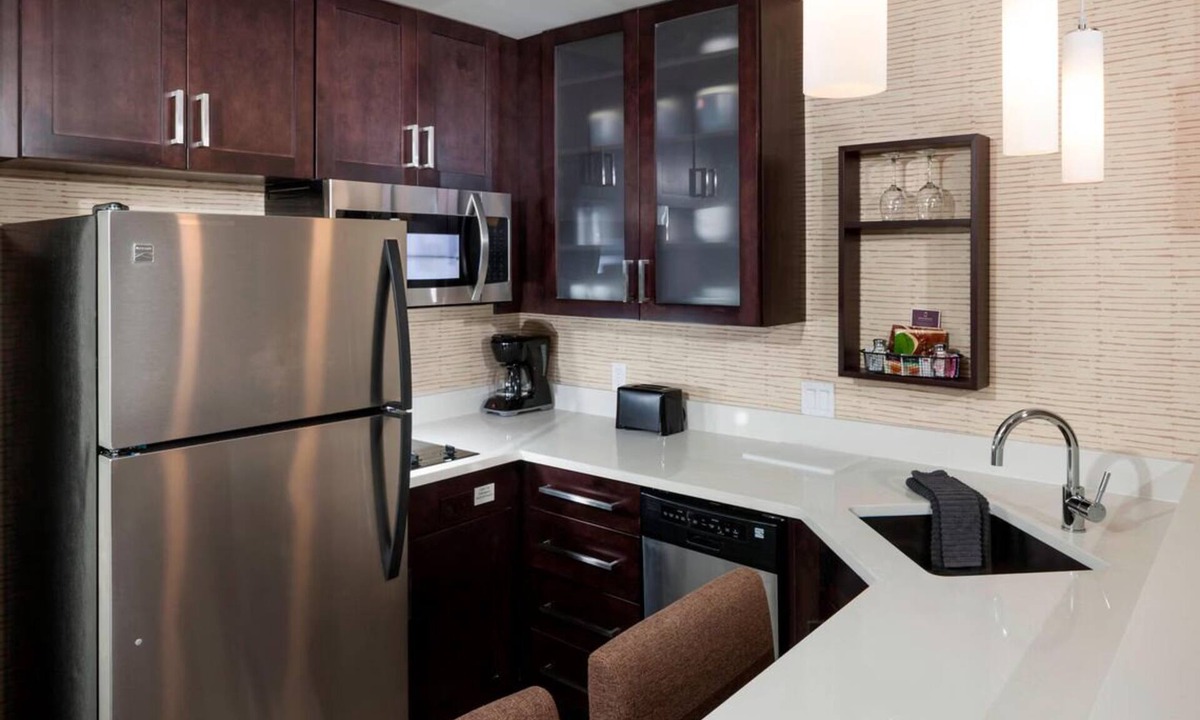 Clearwater Beach Hotel | Your Home Away From Home! 3 Relaxing Rooms, Close to Nearest Beach, Pool