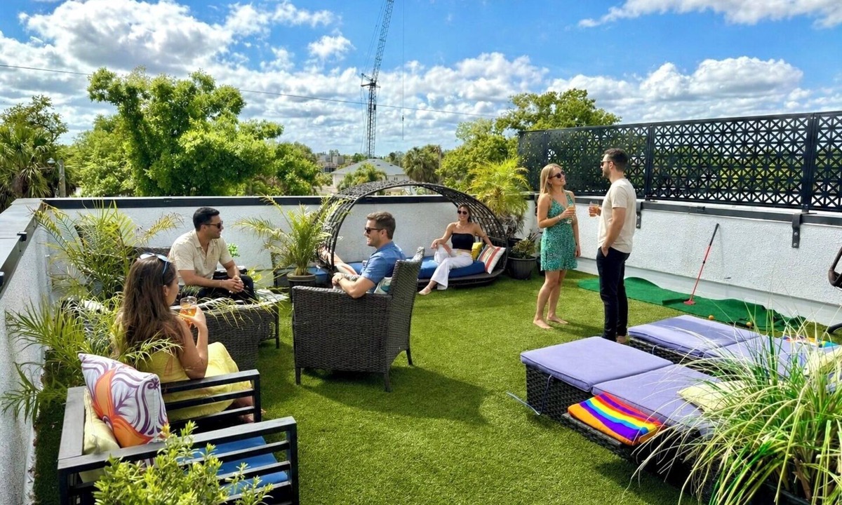 Tampa House | Your Private 3/3 Rooftop Retreat Dwntn Kingbed
