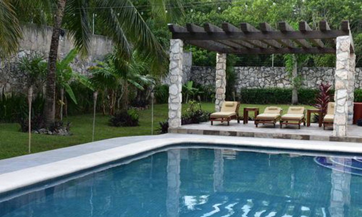 Alfredo V. Bonfil Bed & Breakfast | YurInn