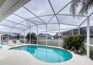 10 Miles to Disney, Private Pool, Quiet Neighborhood - Snowbirds Welcome