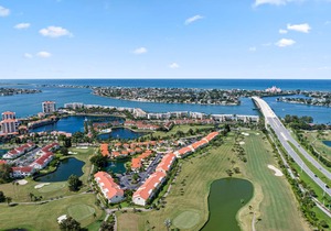 106 m² Condo ∙ 2 bedrooms ∙ 6 guests