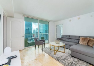 3815 - Stunning Clean 3BR APT @Brickell, Free Parking