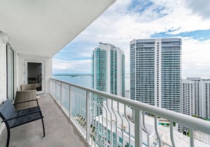 3815 - Stunning Clean 3BR APT @Brickell, Free Parking