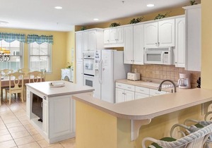 Amazing Luxury 5 Bedroom Townhouse with Free WiFi In Gated Community On Bayside With Indoor/Outdoor Pools, Private Beaches, Restaurant, And Only Ten Minutes From Beach! Linens included