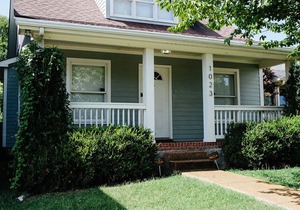 Downtown Nashville! Comfortable And Convenient!