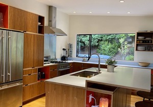 EPIC VIEW Mid-Century Modern Queen Anne Sanctuary