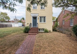Extraordinary Old Town Alexandria Home!