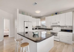 Family Beach neighborhood - 4br/3ba - sound access, awesome outside space!