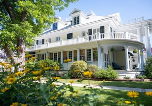 Granville Queen Inn Downtown Edenton Full Bed Top Floor