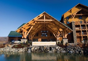 Huge Suite + Balcony | Pool, Hot Tub, Gym | On-Site Waterpark & Spa