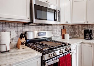 Idyllic 3-BR /Ideal Petworth DC Location, Parking